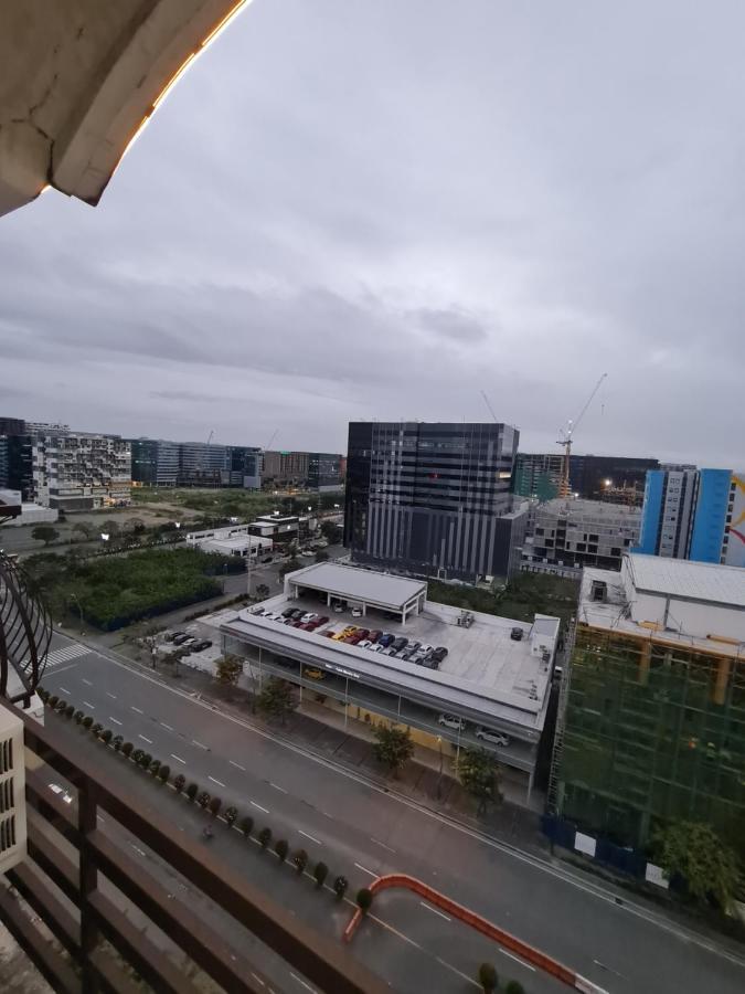 Solemare Parksuites Condominium - Condo R Us * Manila