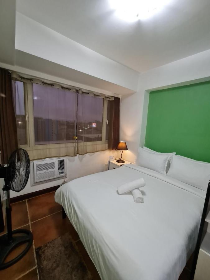 Apartment Solemare Parksuites Condominium - Condo R Us Manila