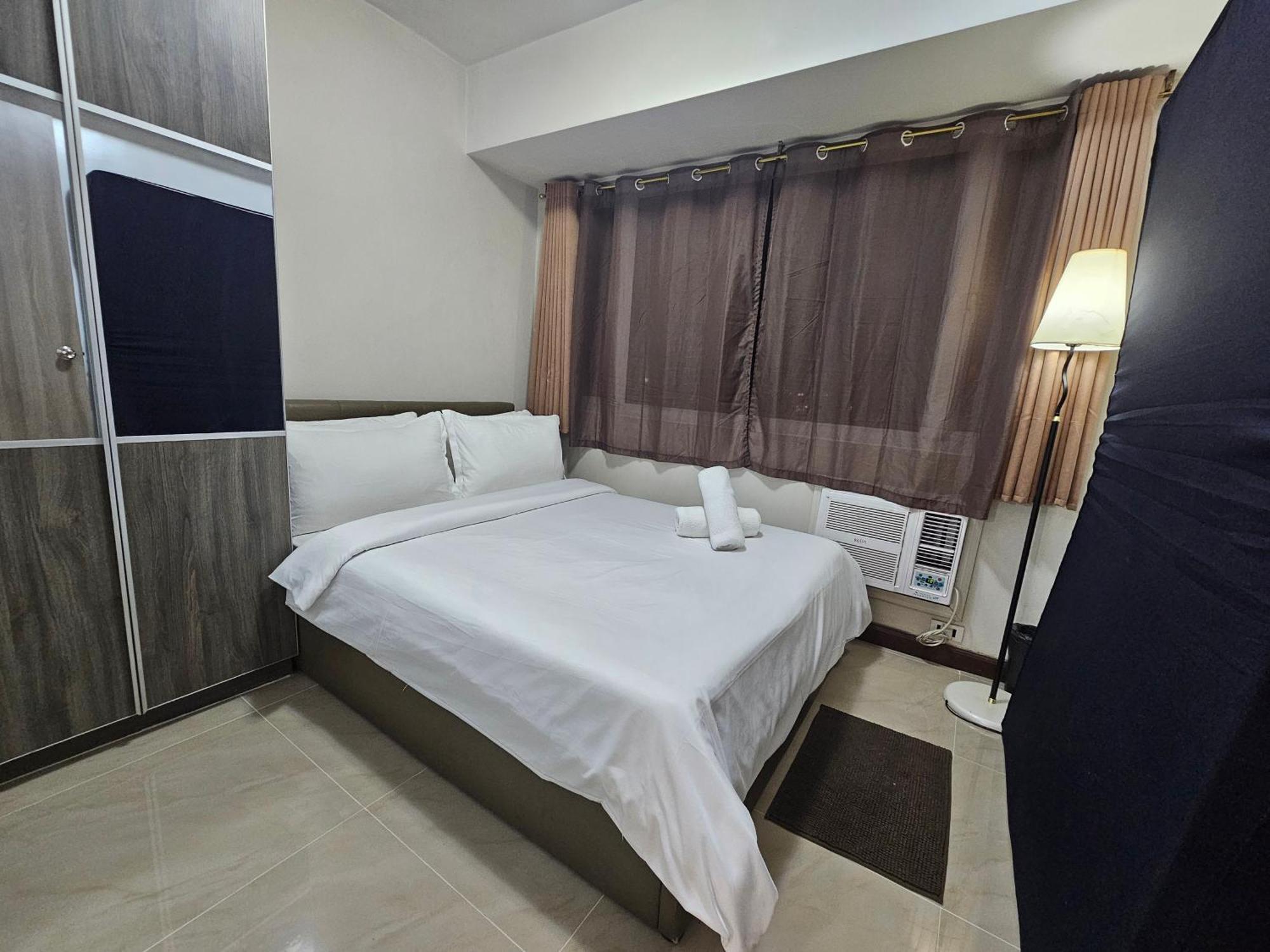 Apartment Solemare Parksuites Condominium - Condo R Us Manila
